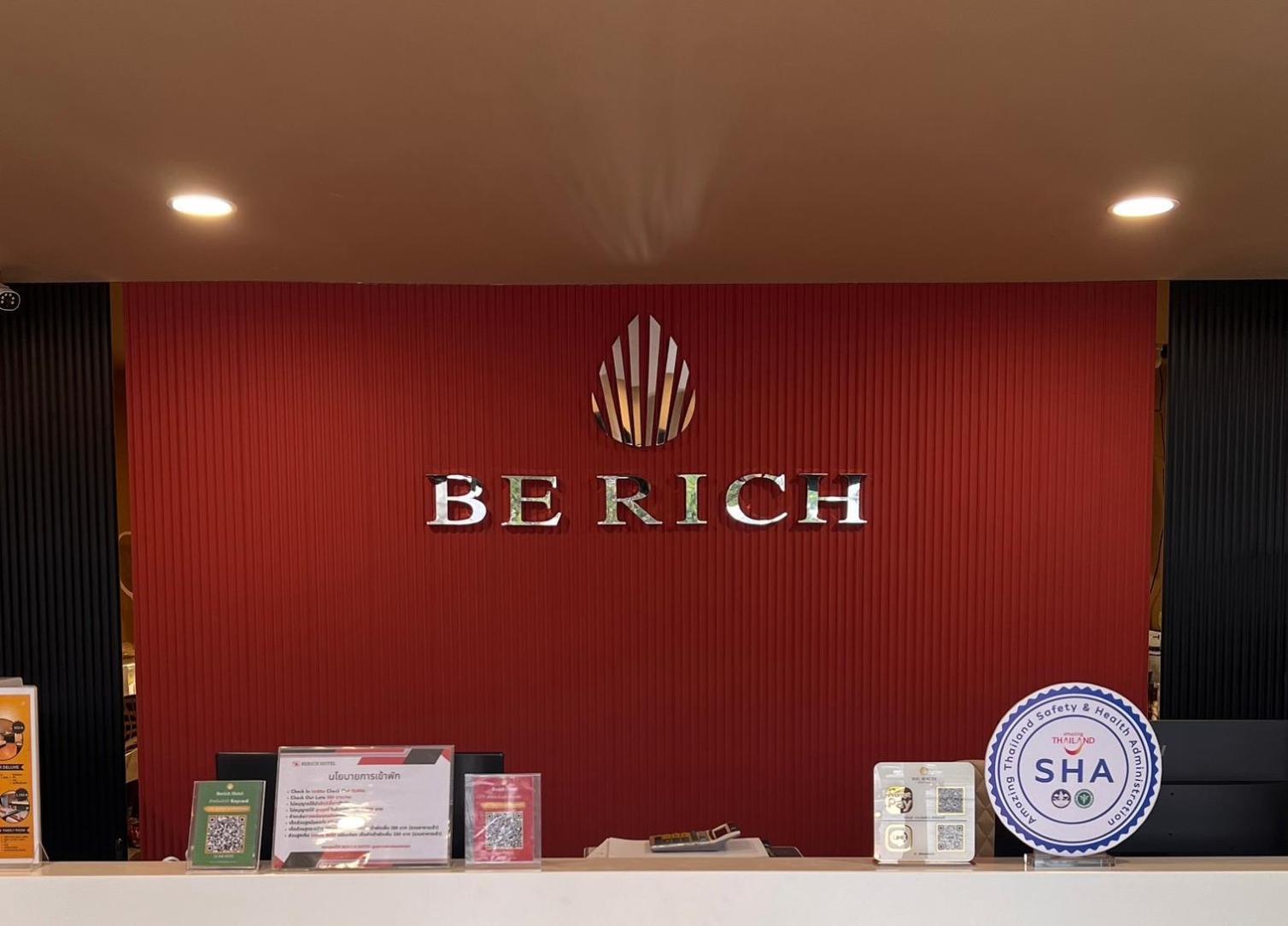 Berich Hotel Tak Exterior photo