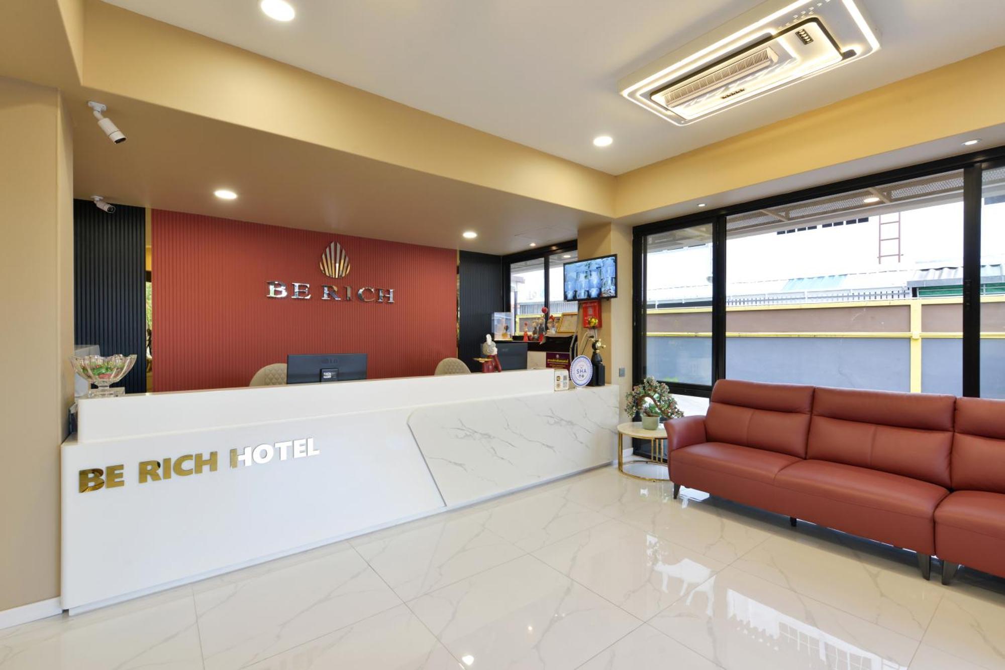 Berich Hotel Tak Exterior photo