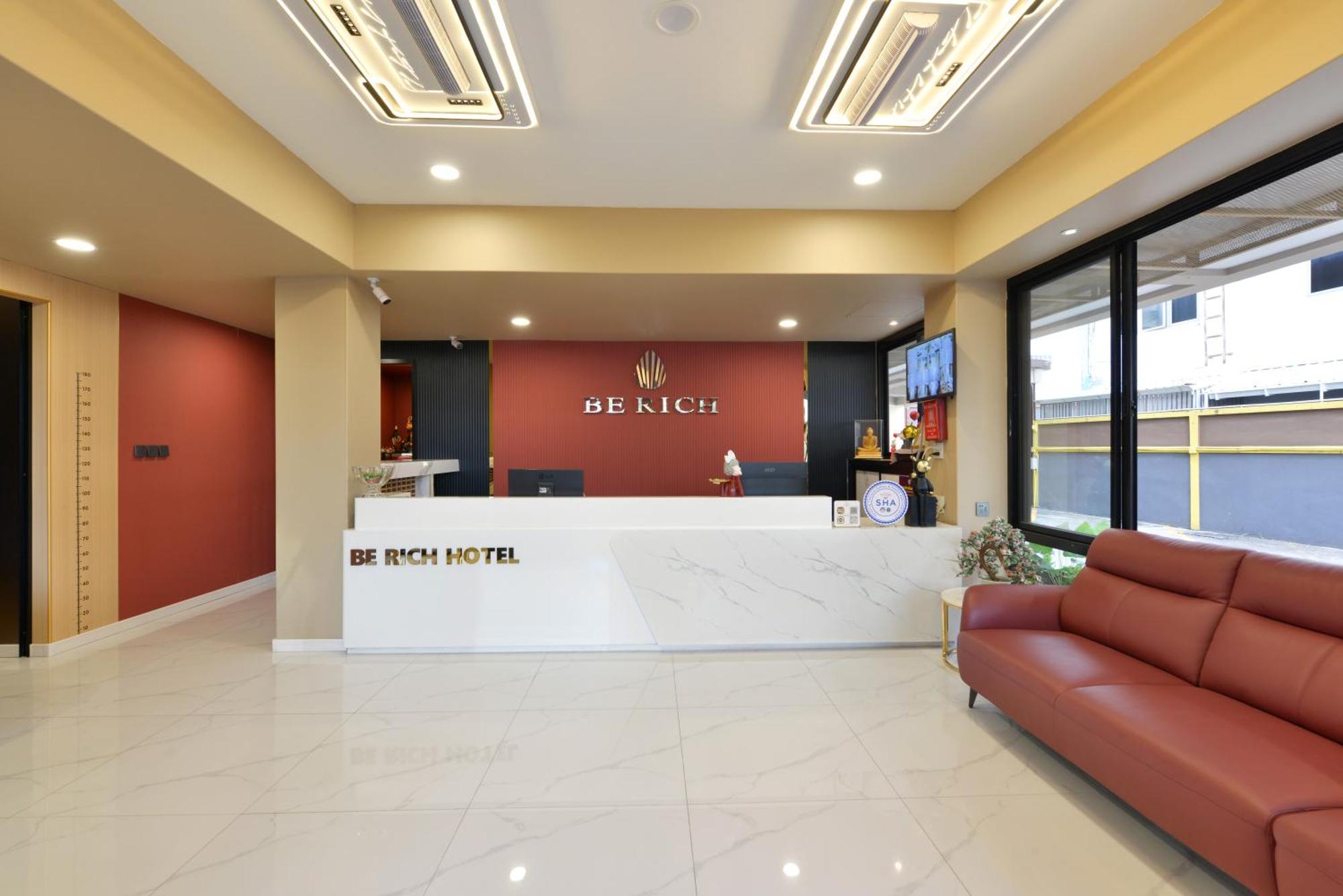 Berich Hotel Tak Exterior photo